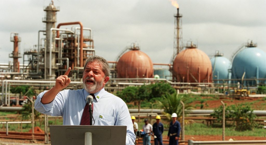 Lula defende exploração na Margem Equatorial por soberania. Petrobras anuncia R$ 37 bi em investimentos em SP e meta de autossuficiência em diesel até 2030.