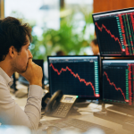 Ibovespa recua 1,26% e dólar sobe 0,57% em movimento expressivo nesta terça-feira. Entenda o que está acontecendo no mercado brasileiro.
