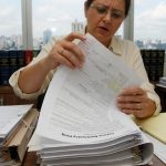 Fundador da Celsius pede anulação de pena de 12 anos por fraude cripto, alegando conflito legal com caso de Sam Bankman-Fried. Entenda o impacto para investidores.