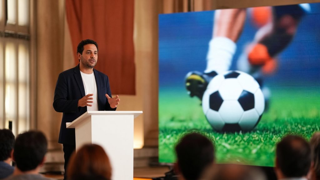 YouTube Brasil não divulgou patrocinadores do futebol em seu Brandcast anual, em meio à incerteza sobre o futuro das bets, segundo a Folha de S.Paulo.